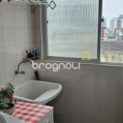 Apartamento com 101m², 3 quartos (sendo 1 suíte), 1 garagem, no bairro Canto em Florianópolis