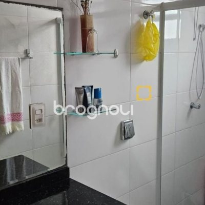 Apartamento com 101m², 3 quartos (sendo 1 suíte), 1 garagem, no bairro Canto em Florianópolis