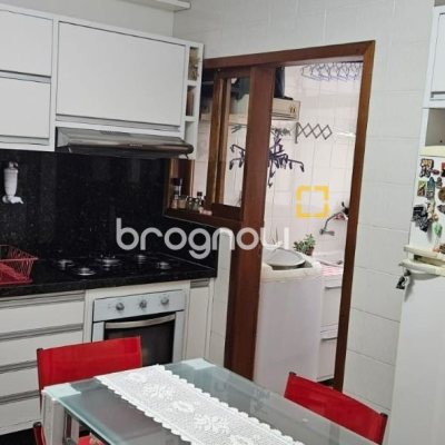 Apartamento com 101m², 3 quartos (sendo 1 suíte), 1 garagem, no bairro Canto em Florianópolis