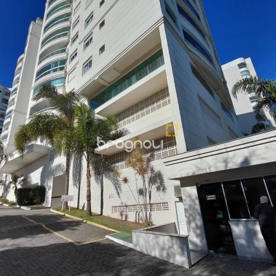 Apartamento com 77m², 2 quartos (sendo 1 suíte), 2 garagens, no bairro Itacorubi em Florianópolis