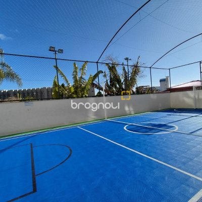Apartamento com 77m², 2 quartos (sendo 1 suíte), 2 garagens, no bairro Itacorubi em Florianópolis