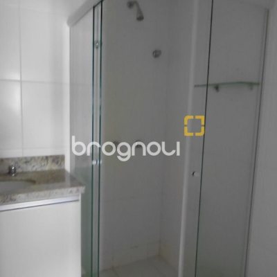 Apartamento com 77m², 2 quartos (sendo 1 suíte), 2 garagens, no bairro Itacorubi em Florianópolis