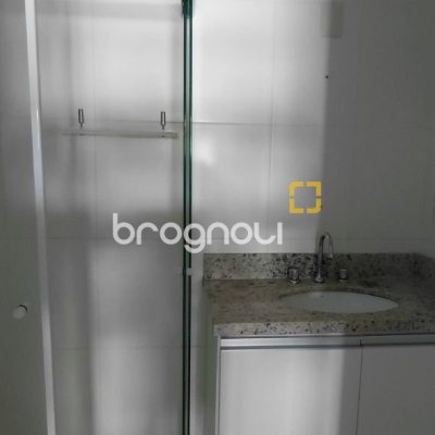 Apartamento com 77m², 2 quartos (sendo 1 suíte), 2 garagens, no bairro Itacorubi em Florianópolis