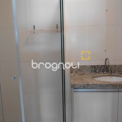 Apartamento com 77m², 2 quartos (sendo 1 suíte), 2 garagens, no bairro Itacorubi em Florianópolis