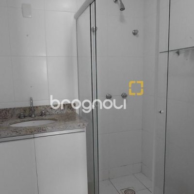 Apartamento com 77m², 2 quartos (sendo 1 suíte), 2 garagens, no bairro Itacorubi em Florianópolis