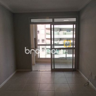 Apartamento com 77m², 2 quartos (sendo 1 suíte), 2 garagens, no bairro Itacorubi em Florianópolis