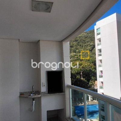 Apartamento com 77m², 2 quartos (sendo 1 suíte), 2 garagens, no bairro Itacorubi em Florianópolis