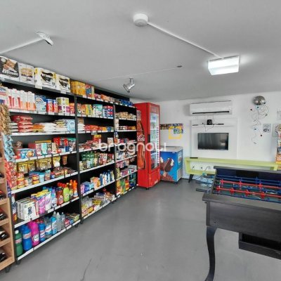 Apartamento com 77m², 2 quartos (sendo 1 suíte), 2 garagens, no bairro Itacorubi em Florianópolis