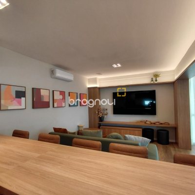Apartamento com 77m², 2 quartos (sendo 1 suíte), 2 garagens, no bairro Itacorubi em Florianópolis