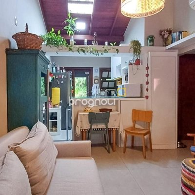 Casa de Condomínio com 73m², 2 quartos, 1 garagem, no bairro Lagoa da Conceição em Florianópolis