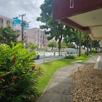 Cobertura com 116m², 2 quartos (sendo 1 suíte), 2 garagens, no bairro Capoeiras em Florianópolis
