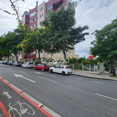 Cobertura com 116m², 2 quartos (sendo 1 suíte), 2 garagens, no bairro Capoeiras em Florianópolis