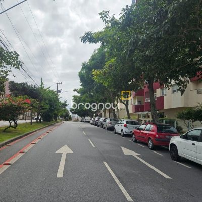 Cobertura com 116m², 2 quartos (sendo 1 suíte), 2 garagens, no bairro Capoeiras em Florianópolis