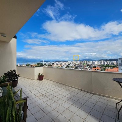 Cobertura com 116m², 2 quartos (sendo 1 suíte), 2 garagens, no bairro Capoeiras em Florianópolis