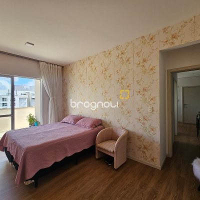Cobertura com 116m², 2 quartos (sendo 1 suíte), 2 garagens, no bairro Capoeiras em Florianópolis