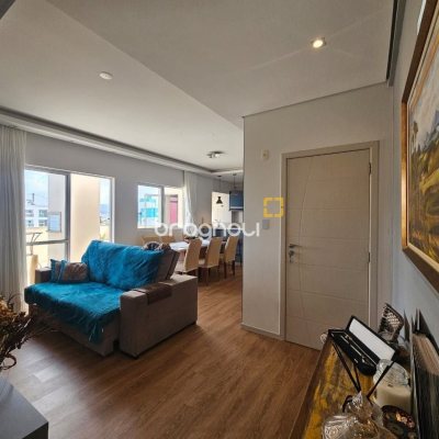 Cobertura com 116m², 2 quartos (sendo 1 suíte), 2 garagens, no bairro Capoeiras em Florianópolis