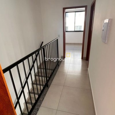 Casa com 105m², 3 quartos (sendo 2 suítes), 1 garagem, no bairro Serraria em São José