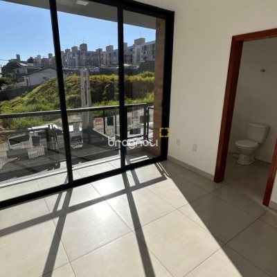 Casa com 105m², 3 quartos (sendo 2 suítes), 1 garagem, no bairro Serraria em São José