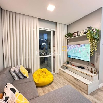 Apartamento com 83m², 3 quartos (sendo 1 suíte), 1 garagem, no bairro Campinas em São José