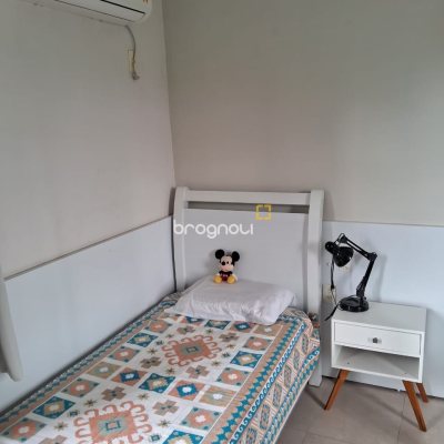 Apartamento com 57m², 2 quartos, 1 garagem, no bairro Carvoeira em Florianópolis
