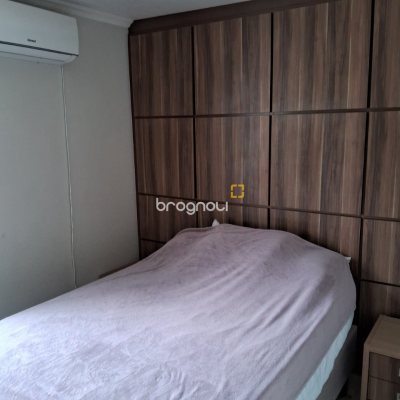 Apartamento com 57m², 2 quartos, 1 garagem, no bairro Carvoeira em Florianópolis