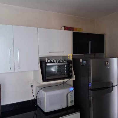 Apartamento com 57m², 2 quartos, 1 garagem, no bairro Carvoeira em Florianópolis