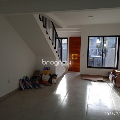 Casa com 70m², 2 quartos (sendo 2 suítes), 1 garagem, no bairro Areias em São José