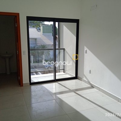 Casa com 70m², 2 quartos (sendo 2 suítes), 1 garagem, no bairro Areias em São José