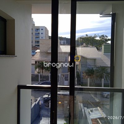 Casa com 70m², 2 quartos (sendo 2 suítes), 1 garagem, no bairro Areias em São José