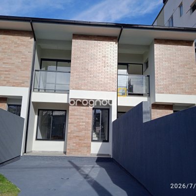 Casa com 70m², 2 quartos (sendo 2 suítes), 1 garagem, no bairro Areias em São José