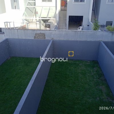 Casa com 70m², 2 quartos (sendo 2 suítes), 1 garagem, no bairro Areias em São José