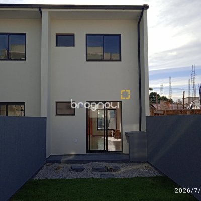 Casa com 70m², 2 quartos (sendo 2 suítes), 1 garagem, no bairro Areias em São José