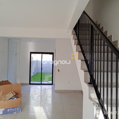 Casa com 70m², 2 quartos (sendo 2 suítes), 1 garagem, no bairro Areias em São José