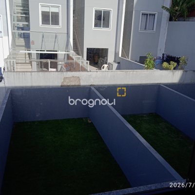 Casa com 72m², 2 quartos (sendo 2 suítes), 1 garagem, no bairro Areias em São José