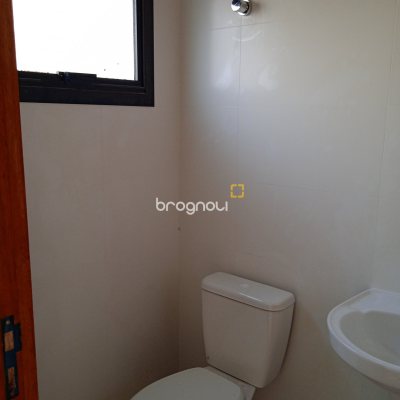 Casa com 72m², 2 quartos (sendo 2 suítes), 1 garagem, no bairro Areias em São José