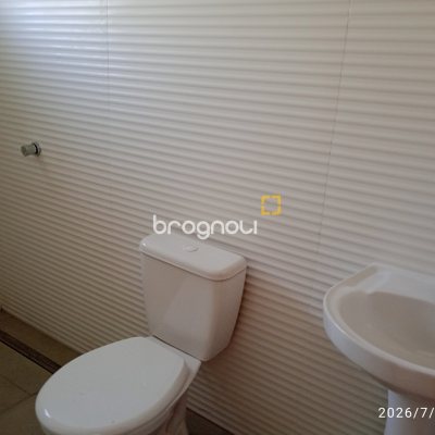 Casa com 72m², 2 quartos (sendo 2 suítes), 1 garagem, no bairro Areias em São José