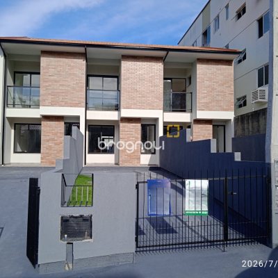 Casa com 72m², 2 quartos (sendo 2 suítes), 1 garagem, no bairro Areias em São José