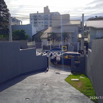 Casa com 72m², 2 quartos (sendo 2 suítes), 1 garagem, no bairro Areias em São José