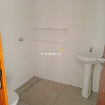 Casa com 72m², 2 quartos (sendo 2 suítes), 1 garagem, no bairro Areias em São José