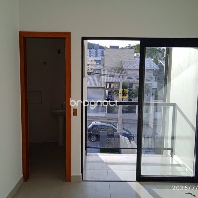Casa com 72m², 2 quartos (sendo 2 suítes), 1 garagem, no bairro Areias em São José
