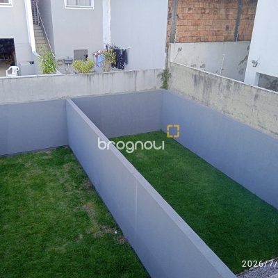 Casa com 72m², 2 quartos (sendo 2 suítes), 1 garagem, no bairro Areias em São José