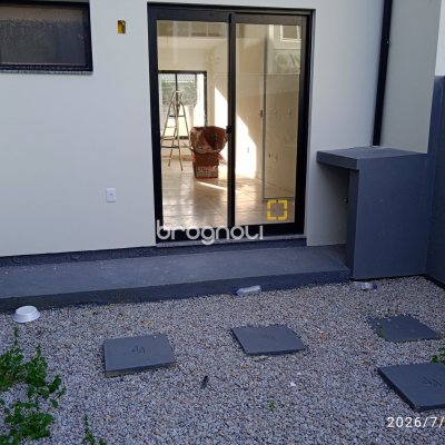 Casa com 72m², 2 quartos (sendo 2 suítes), 1 garagem, no bairro Areias em São José