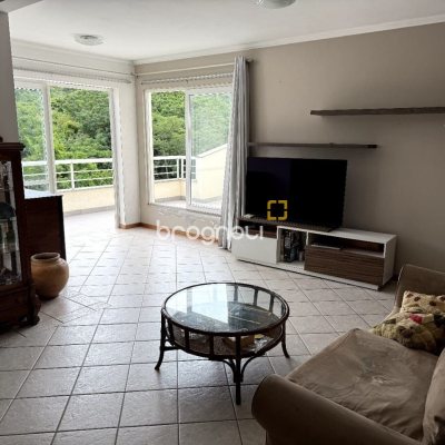 Cobertura com 150m², 3 quartos (sendo 1 suíte), 2 garagens, no bairro Pantanal em Florianópolis