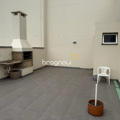 Cobertura com 150m², 3 quartos (sendo 1 suíte), 2 garagens, no bairro Pantanal em Florianópolis