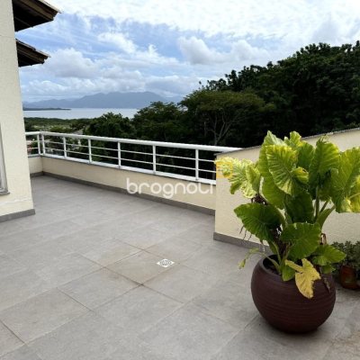 Cobertura com 150m², 3 quartos (sendo 1 suíte), 2 garagens, no bairro Pantanal em Florianópolis