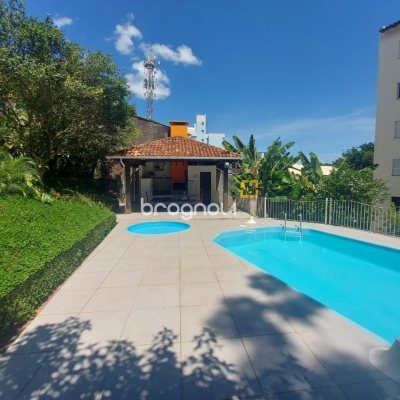 Cobertura com 150m², 3 quartos (sendo 1 suíte), 2 garagens, no bairro Pantanal em Florianópolis