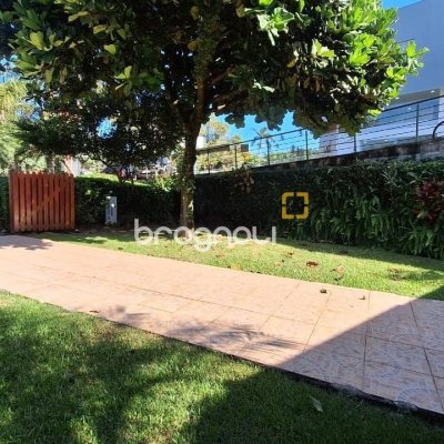 Terreno com 556m², no bairro Jurerê Internacional em Florianópolis