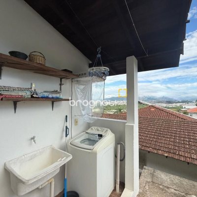 Casa com 154m², 2 quartos (sendo 1 suíte), 1 garagem, no bairro Ponta de Baixo em São José