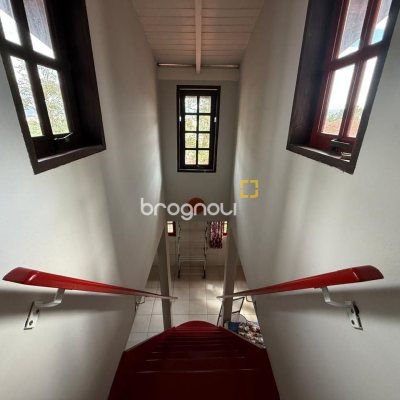 Casa com 154m², 2 quartos (sendo 1 suíte), 1 garagem, no bairro Ponta de Baixo em São José