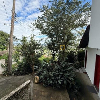 Casa com 154m², 2 quartos (sendo 1 suíte), 1 garagem, no bairro Ponta de Baixo em São José